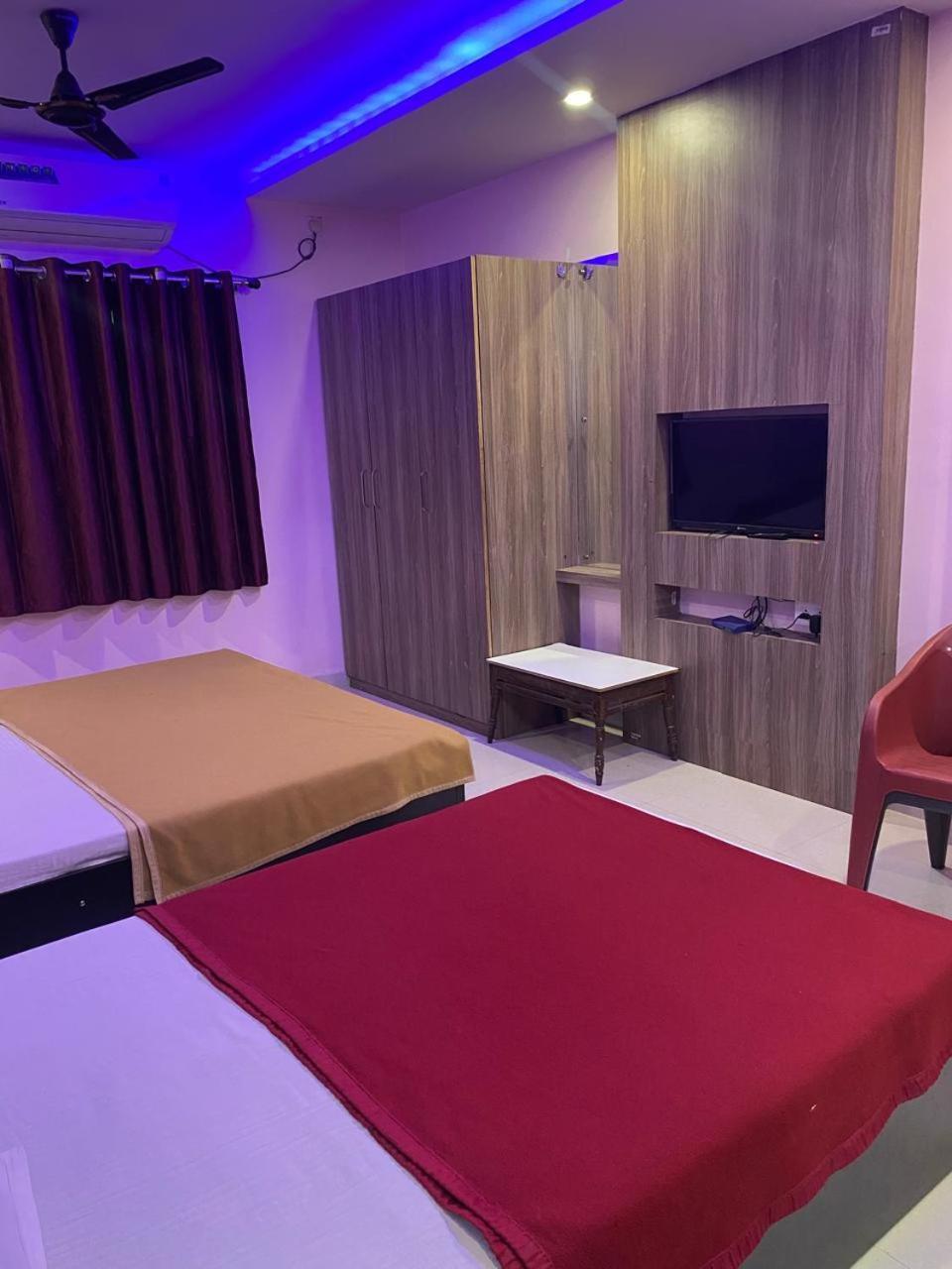 Nityananda Inn بوري المظهر الخارجي الصورة